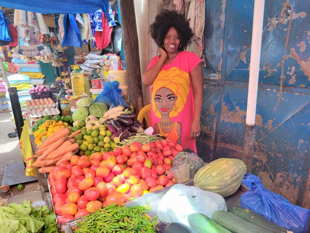 Guinea-Bissau - the friendly street vendors sell fresh fruits, vegetables and snacks