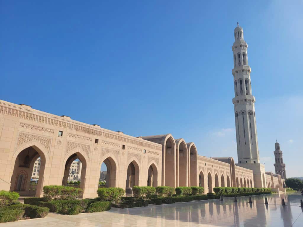 Muscat - Sultan Qaboos Grand Mosque is impressive